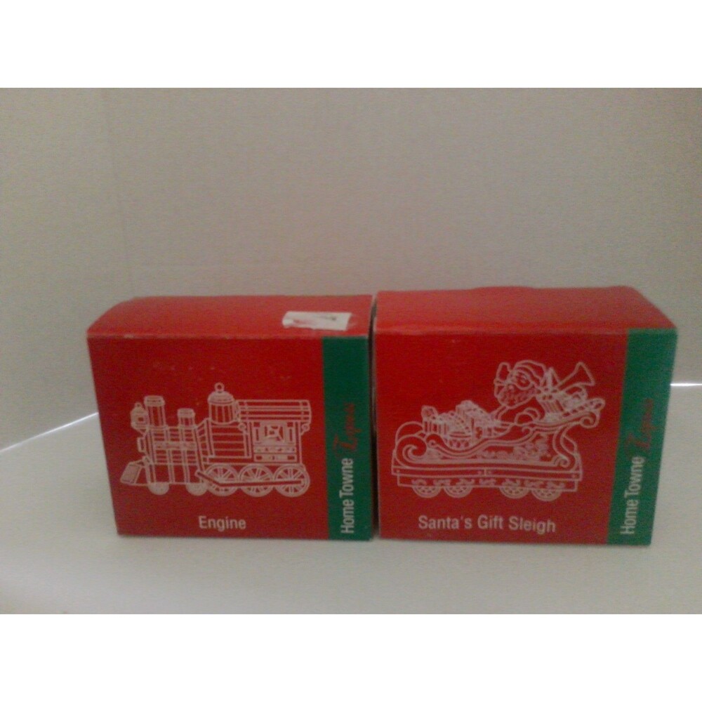 1998 JCPenney "Home Towne Express" Christmas train set Loco. sleigh,Flat Car